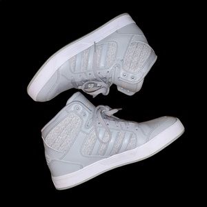 ⭐️ Adidas Hi Tops in Gray & White